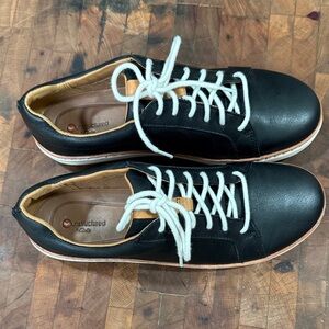 Clarks Black Leather Lace-Up Flats with White Laces
